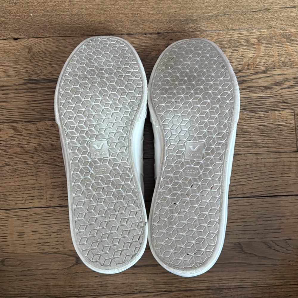 VEJA Campo Suede Sneakers, Natural White, Size US10/EUR43 - Picture 8 of 9